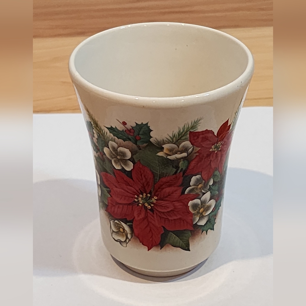 Crowne Oakes Designs New York Made In England Poinsetta Cup